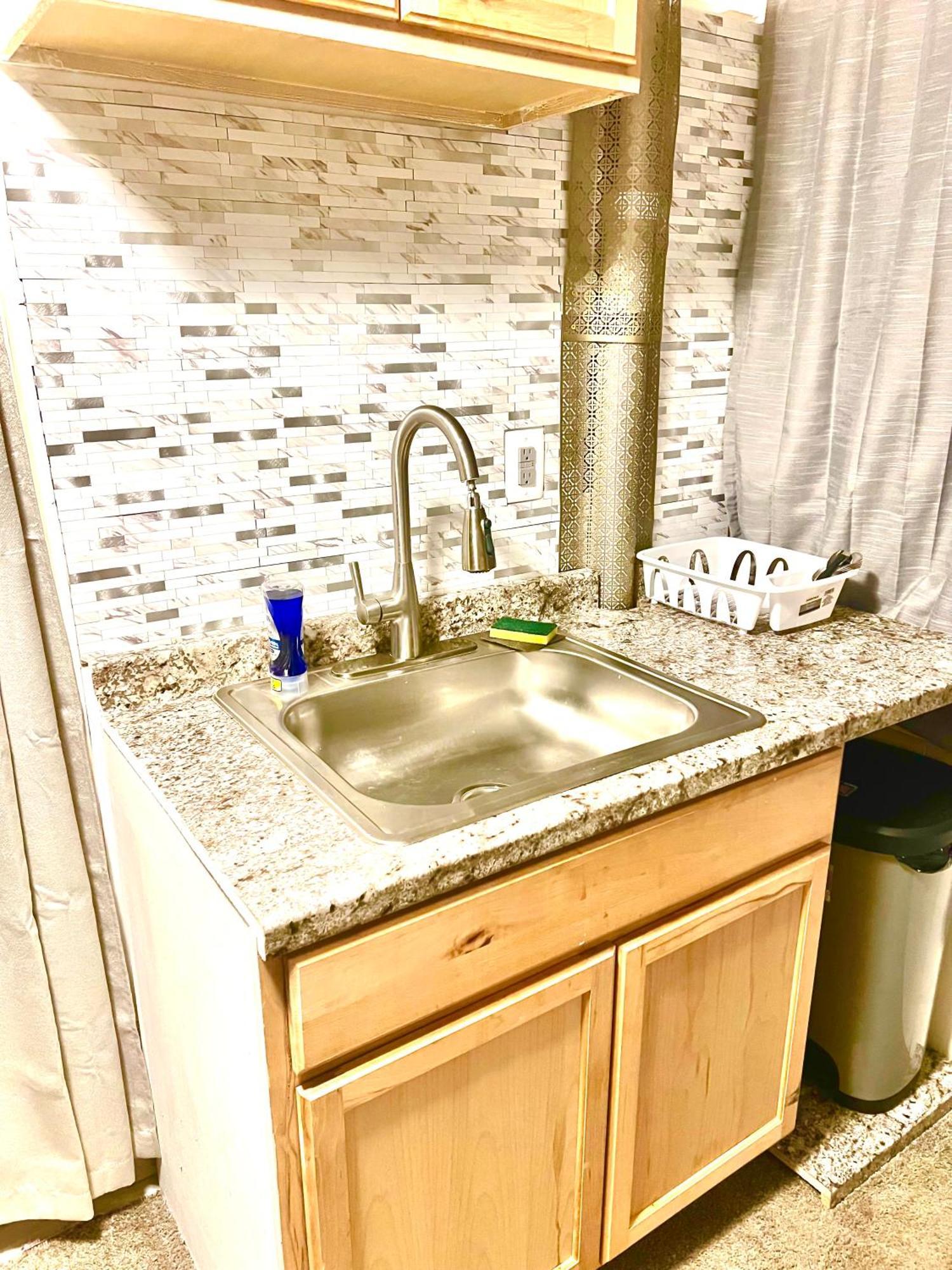 Two Bedroom Villa Studio With Fireplace & Living Room Detroit Bagian luar foto