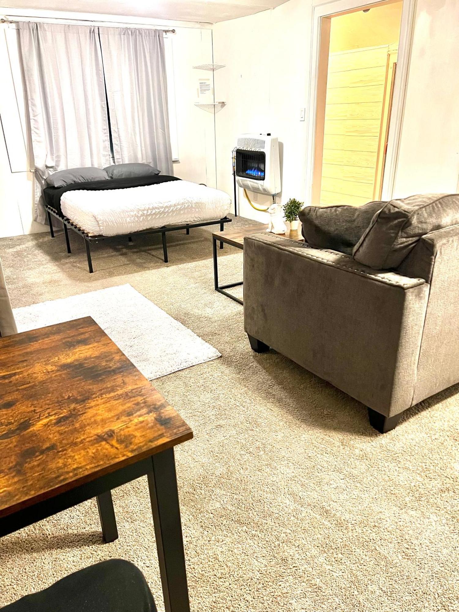 Two Bedroom Villa Studio With Fireplace & Living Room Detroit Bagian luar foto